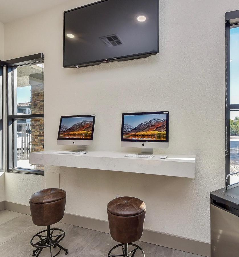 Luxury Mountain View 2Br With Balcony Located In Scottsdale Appartamento Esterno foto