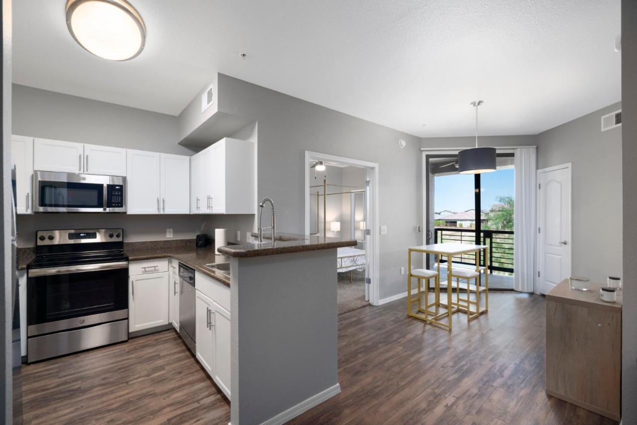 Luxury Mountain View 2Br With Balcony Located In Scottsdale Appartamento Esterno foto