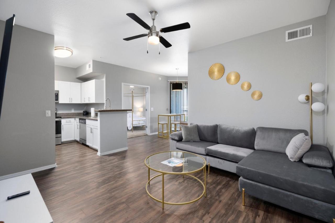 Luxury Mountain View 2Br With Balcony Located In Scottsdale Appartamento Esterno foto